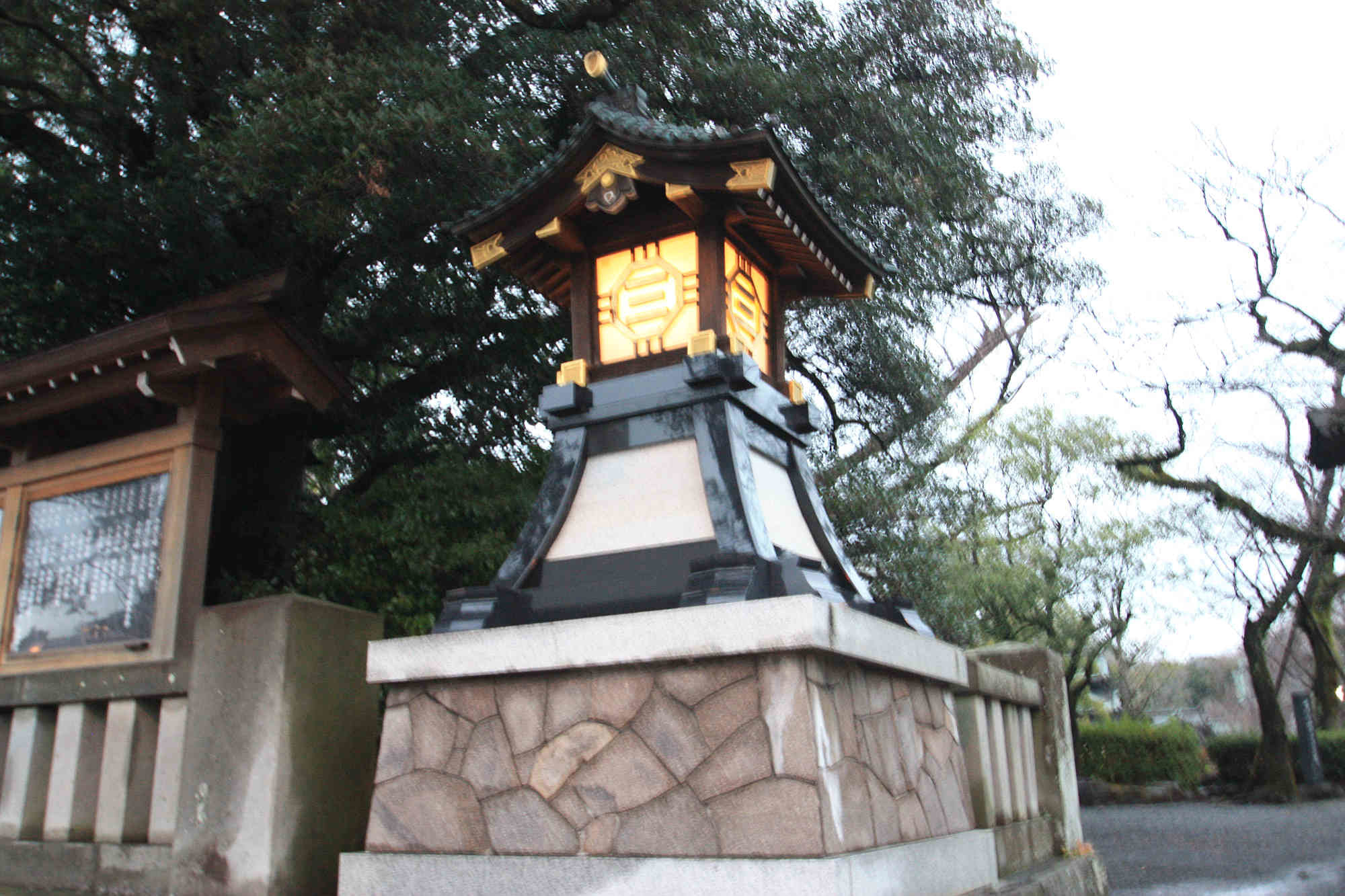 三嶋大社の灯籠