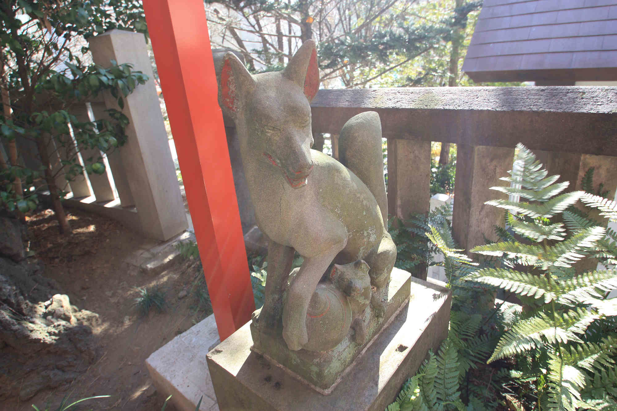 満福稲荷神社のお狐様