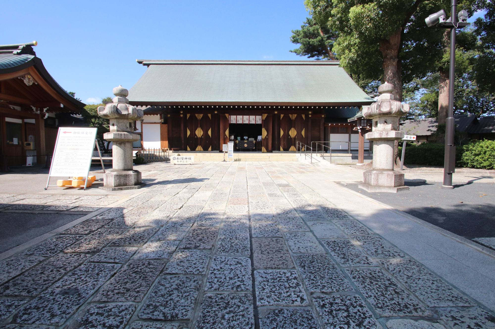 松陰神社の拝殿