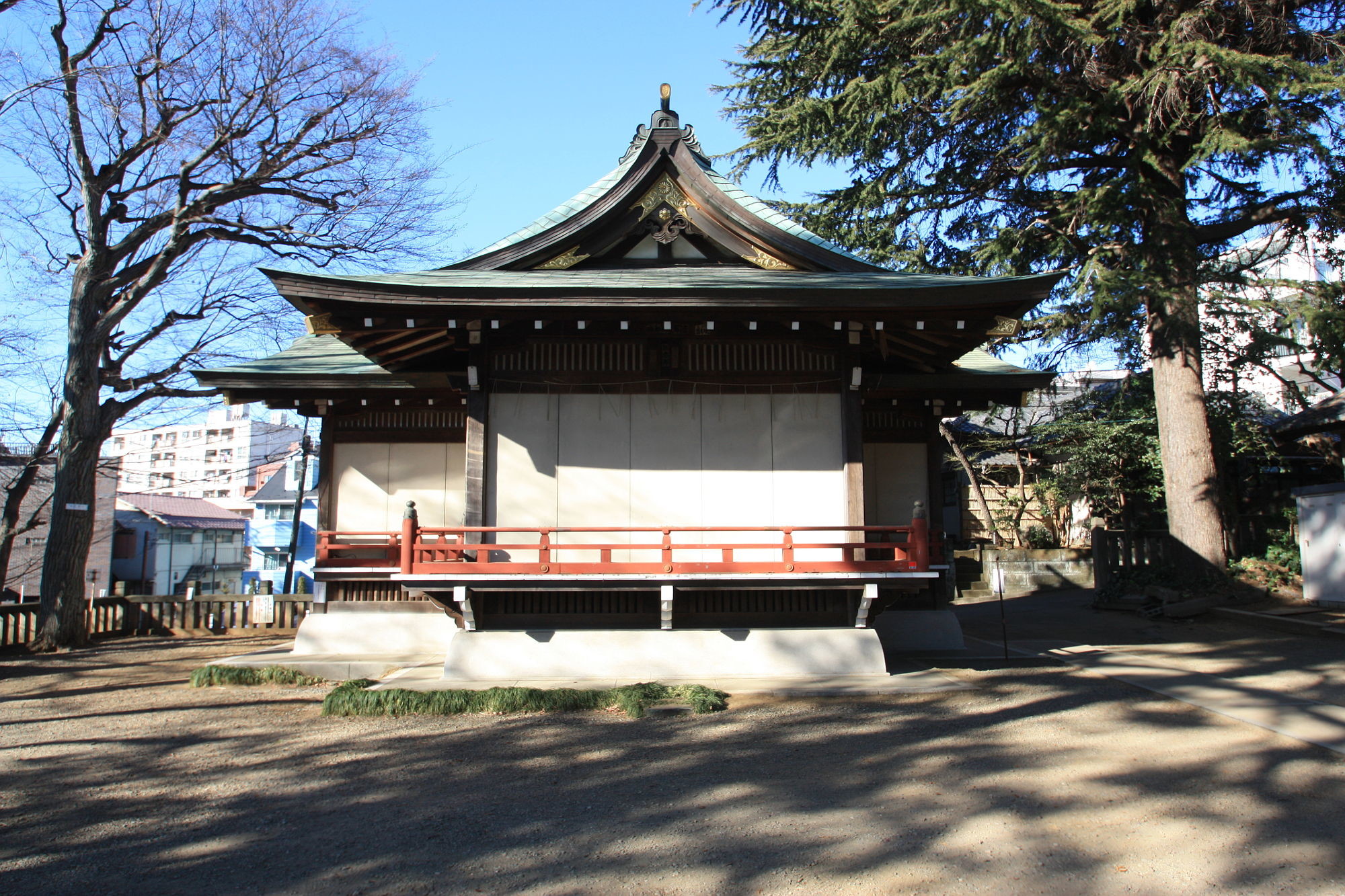 用賀神社の神楽殿