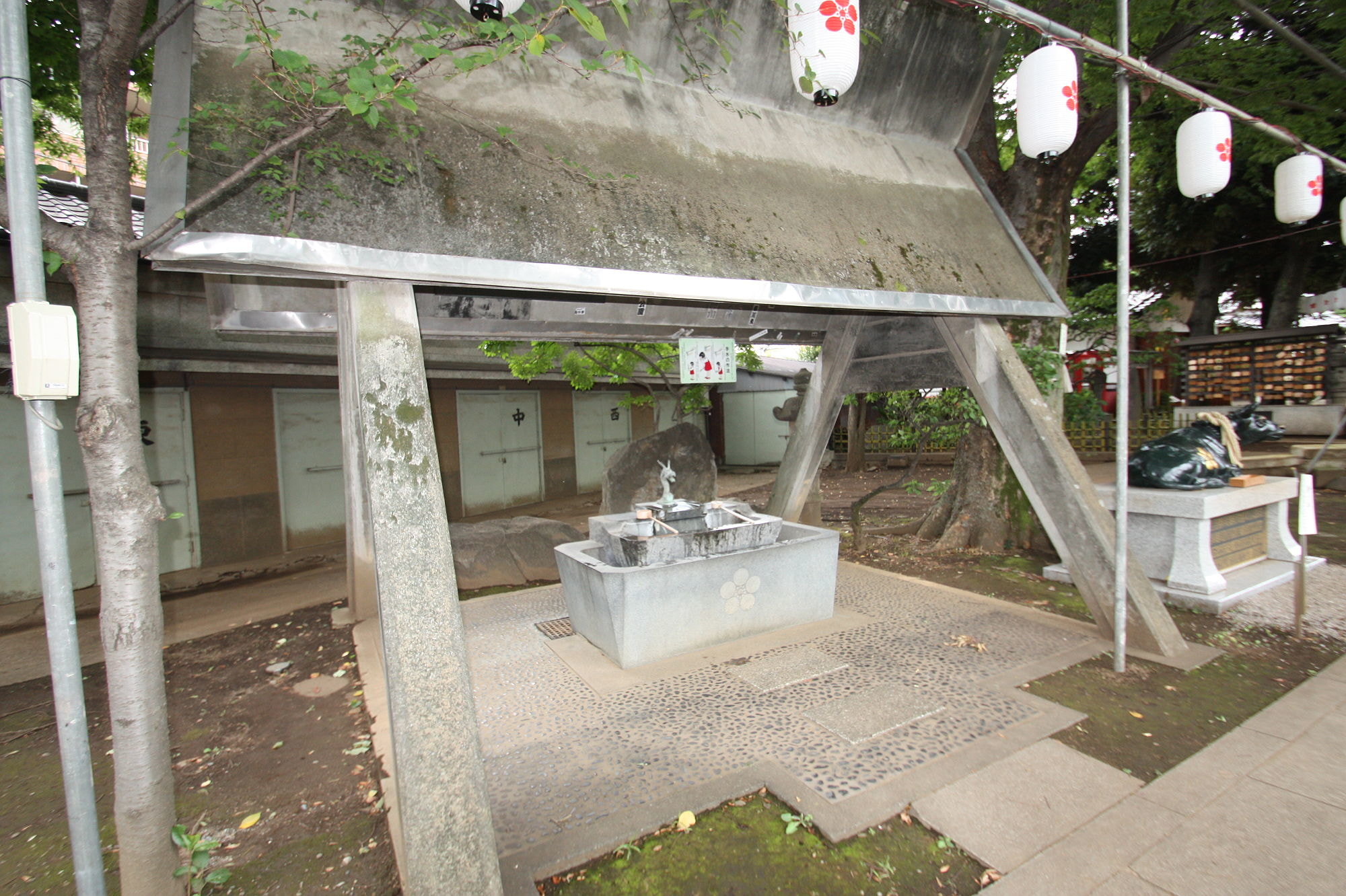 新井天神北野神社の手水舎