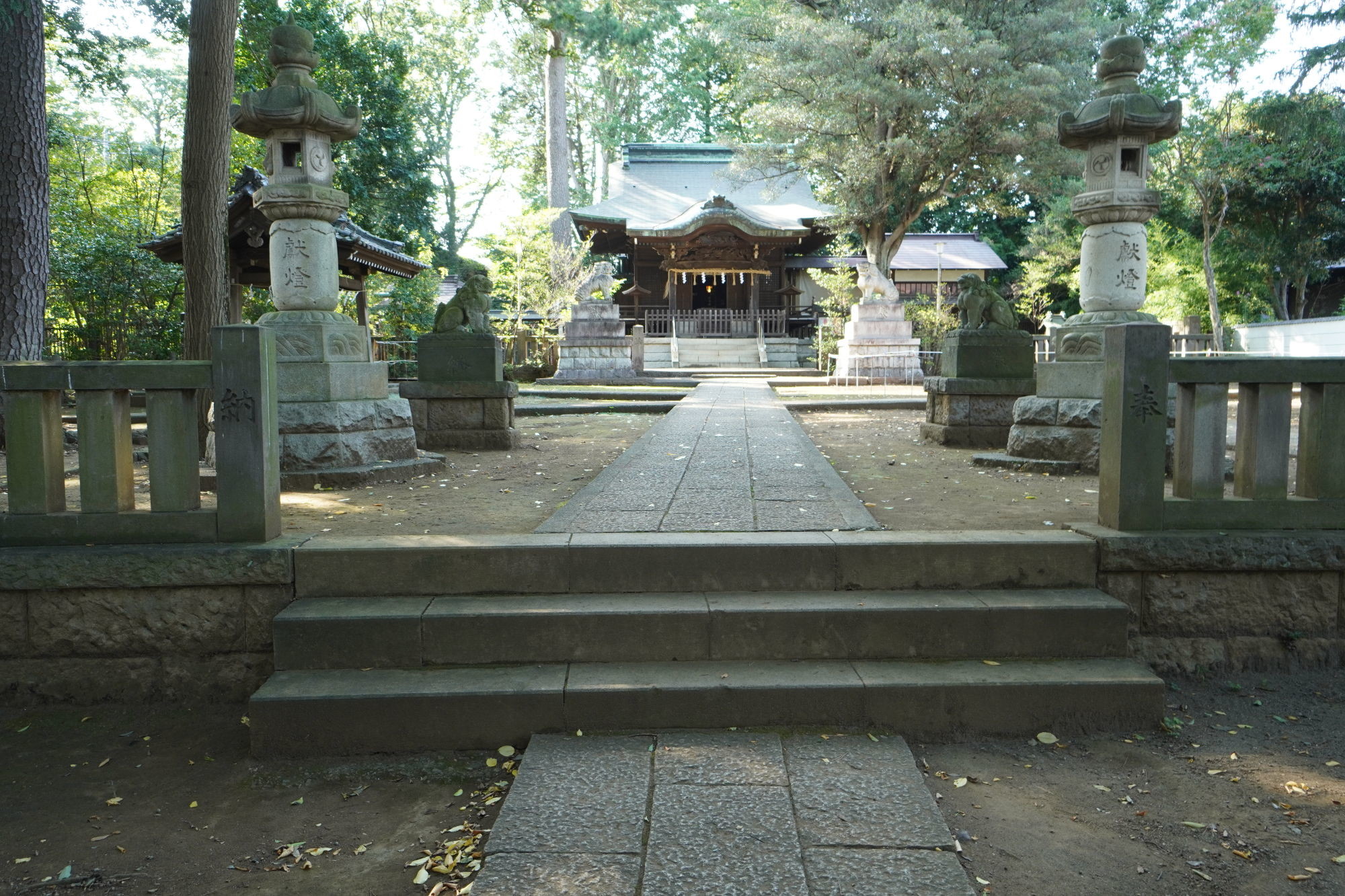 和泉熊野神社の境内